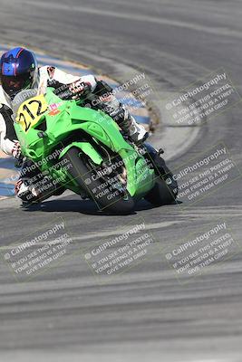 media/Nov-16-2025-Race Pace (Sun) [[8c5fa54630]]/Verified Riders/1-Turns 9 and 10 (925am)/